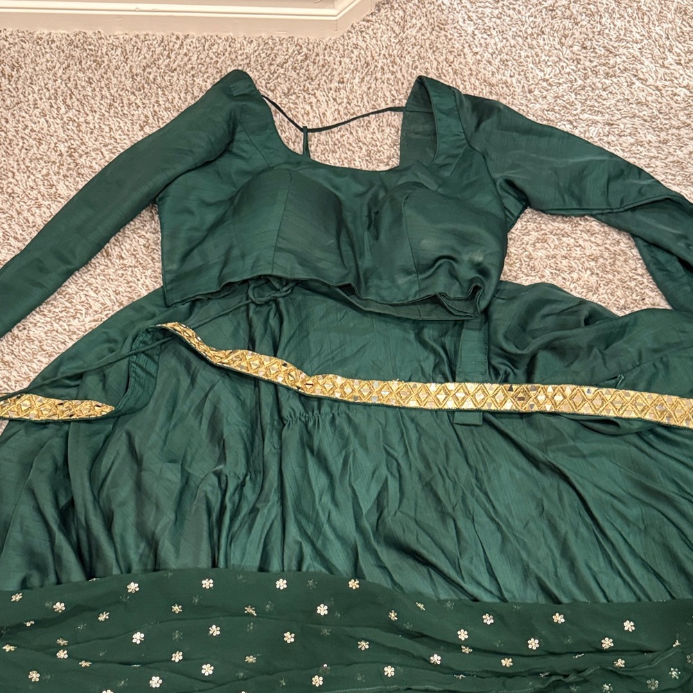 Chic Emerald Long Sleeve Dress